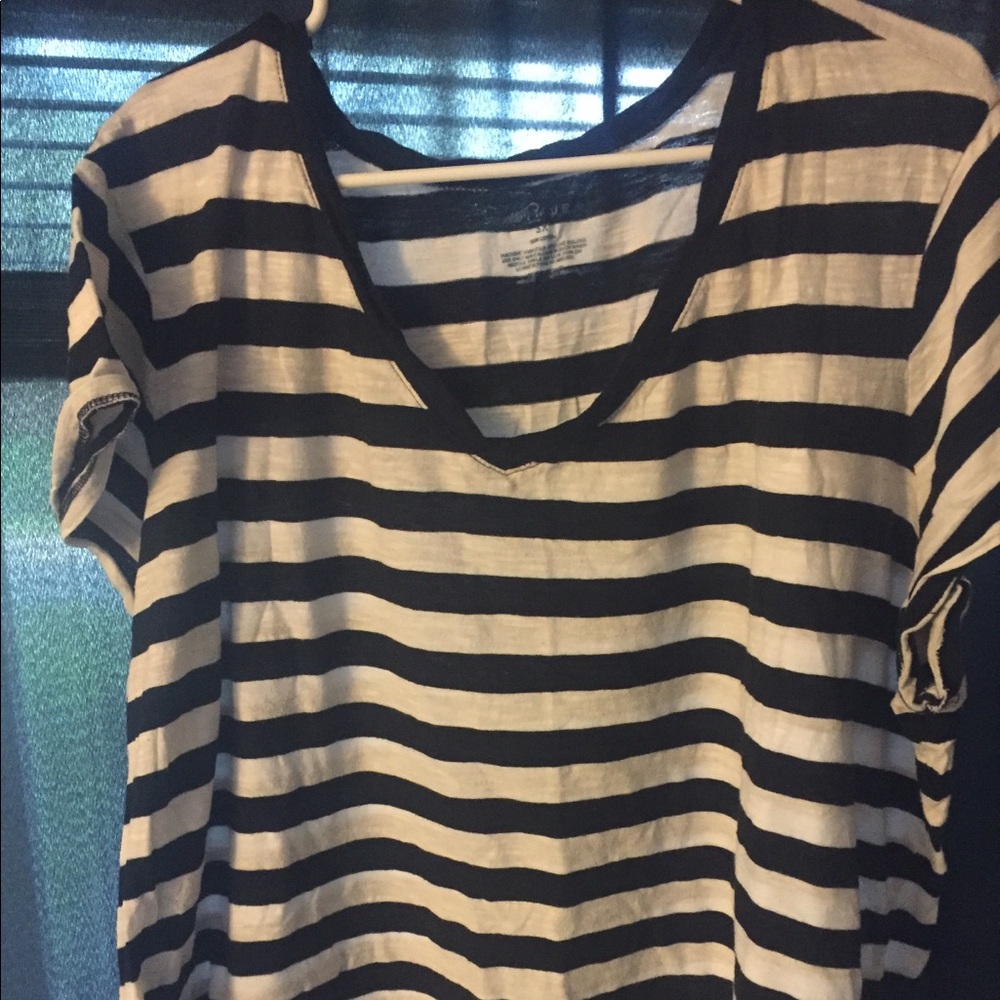 Lightweight tee shirt